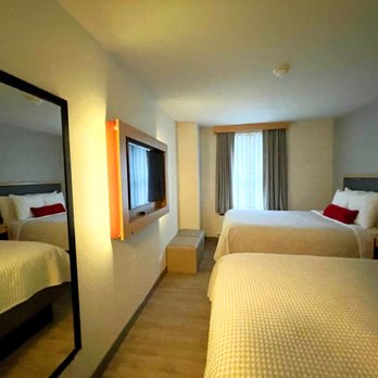 Hotel Saint Clair - Hotels Near Me - Chicago, Illinois
