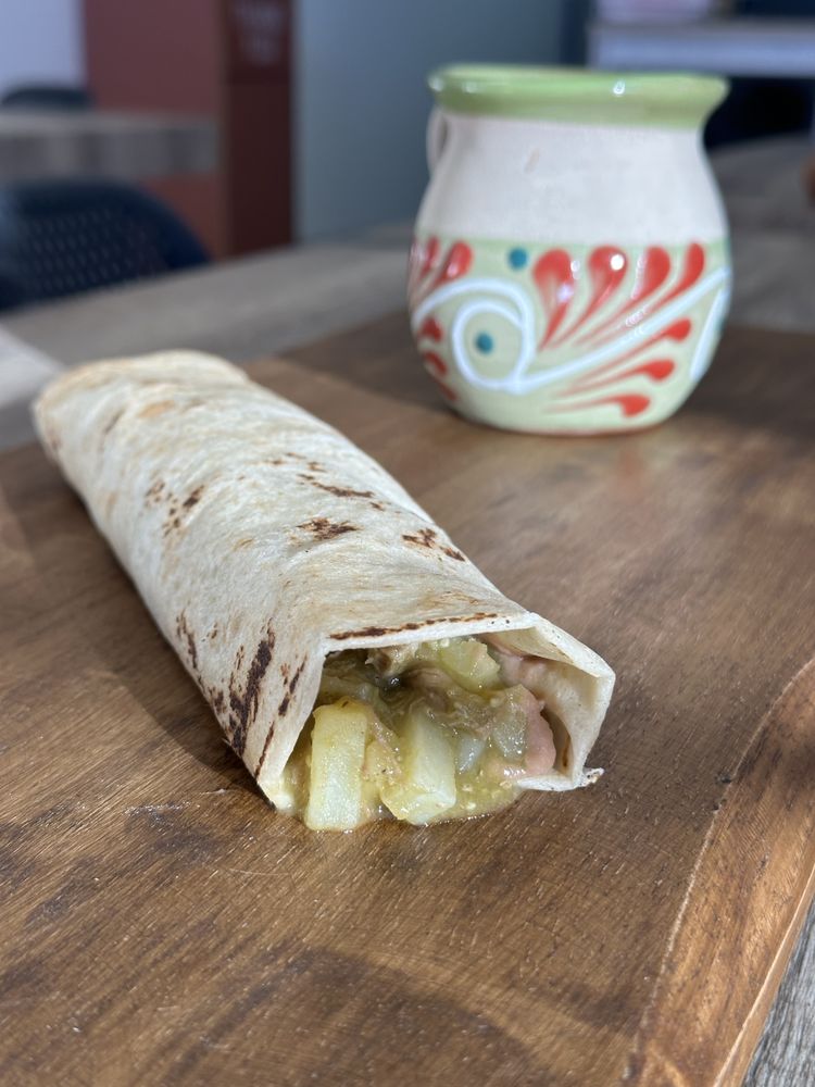 Arreburro Burritos y Quesaguisados Logo