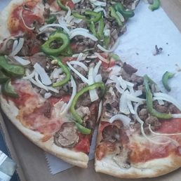 Kings Special pizza which had lots of your favorite toppings and yet the crust is still well cooked and not soggy.