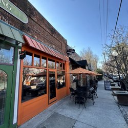 Miss Shirley's Cafe, Roland Park - Exterior front entrance
