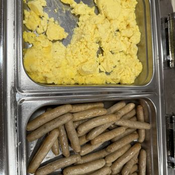 Hampton Inn & Suites Niles/Warren - Mushy eggs and undercooked sausage. - Hotels Near Me - Niles, Ohio Hampton Inn & Suites Niles/Warren - Mushy eggs and undercooked sausage. - Hotels Near Me - Niles, Ohio