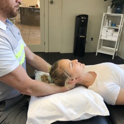 Sol Physical Therapy - Oro Valley - PTA with patient