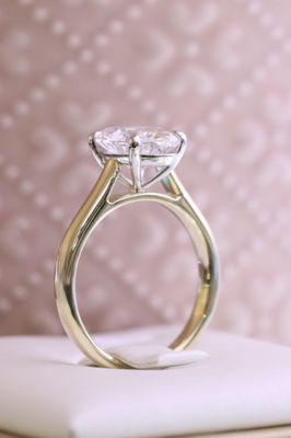 Cathedral setting with 3CT Oval Centerstone - Simple cathedral with a 3CT Oval Cut Centerstone Cathedral setting with 3CT Oval Centerstone - Simple cathedral with a 3CT Oval Cut Centerstone