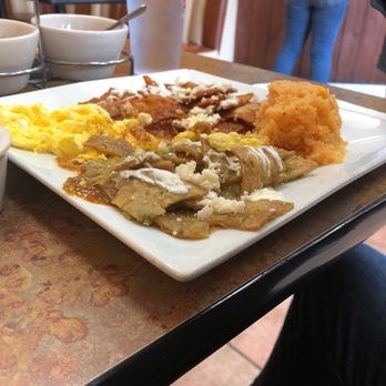 Antojitos Mexicanos Restaurant - Mexican Near Me - Paramount, California