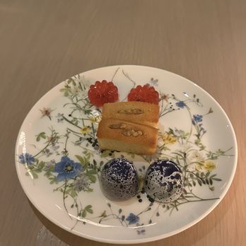 Santi - Complimentary bonbons - Italian Near Me - New York, New York Santi - Complimentary bonbons - Italian Near Me - New York, New York
