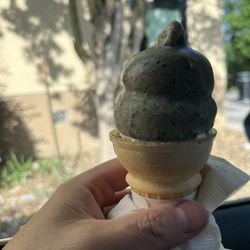 Dairy Queen - Mint chocolate crunch dip