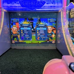 Chuck E. Cheese