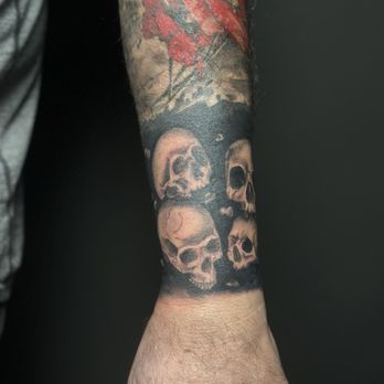 Black Palette Tattoo - Tattoo Near Me - Honolulu, Hawaii Black Palette Tattoo - Tattoo Near Me - Honolulu, Hawaii