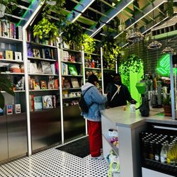 Seed Brklyn - Books and order at the counter