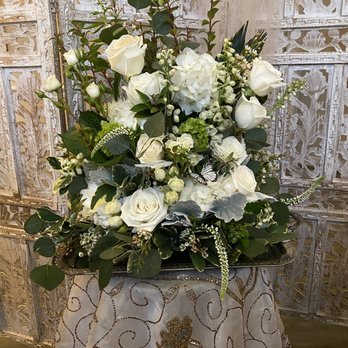 GardeLina Flowers - Custom Floral arrangement - Wedding Planning Near Me - Sterling, Virginia
