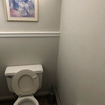 Burnsies - Clean bathroom - Coffee & Tea Near Me - Naugatuck, Connecticut
