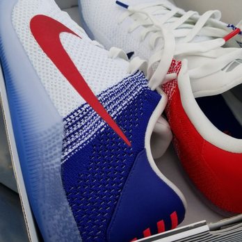 nike store valencia ca