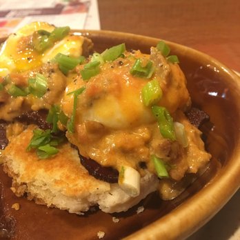 Another Broken Egg Cafe - Southern Benedict with bacon instead of country ham - Breakfast & Brunch Near Me - Clearwater, Florida