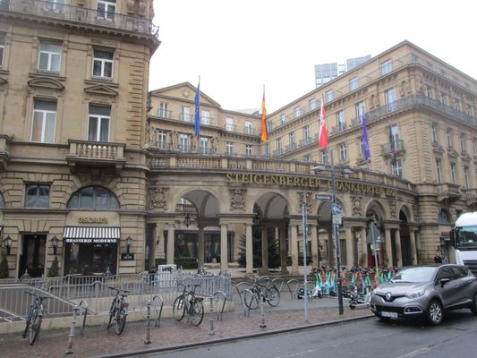 Steigenberger Frankfurter Hof by null