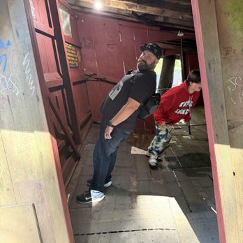 Confusion Hill - The gravity house feels so weird lol - Amusement Parks Near Me - Piercy, California
