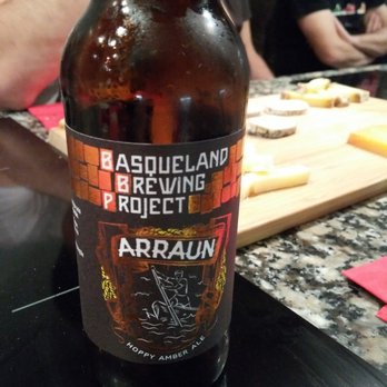 La Manducateca - Arraun, Amber Ale: cerveza de la tierra! Roja, ligero regusto a café. - Specialty Food Near Me - Bilbao, BI