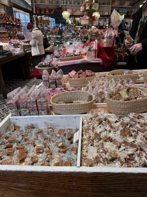 À la Mère de Famille by null