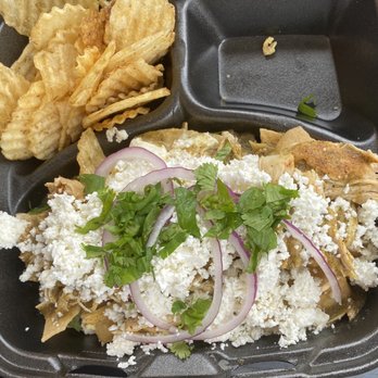 Naco Mexican Eatery - Chilaquiles verdes con pollo - Food Trucks Near Me - San Antonio, Texas Naco Mexican Eatery - Chilaquiles verdes con pollo - Food Trucks Near Me - San Antonio, Texas