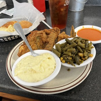 Gunter’s Family Kitchen - Fried chicken, green beans and mashed potatoes. - Diners Near Me - Harmony, North Carolina Gunter’s Family Kitchen - Fried chicken, green beans and mashed potatoes. - Diners Near Me - Harmony, North Carolina