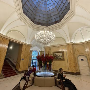 Malá dvorana - Restaurants Near Me - Karlovy Vary 1, KA