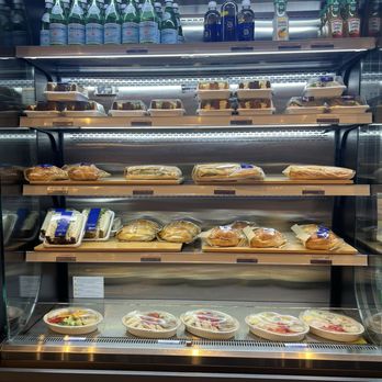 Paris Baguette - Bakeries Near Me - West Hartford, Connecticut Paris Baguette - Bakeries Near Me - West Hartford, Connecticut