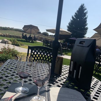 Calcareous Vineyard - Wine Tasting Room Near Me - Paso Robles, California