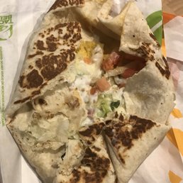 This crap is supposed to be a Crunchwrap supreme.