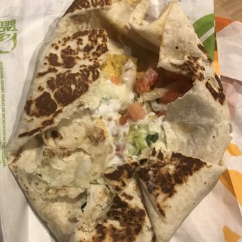 Taco Bell - This crap is supposed to be a Crunchwrap supreme. - Fast Food Near Me - Bernalillo, New Mexico