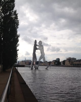 Molecule Man by null