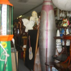 Collectibles Store - Sam gets his hands on lots of old stuff from movie sets