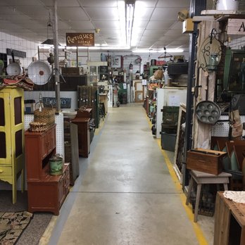 Adamstown Antique Mall - Antiques Near Me - Adamstown, Pennsylvania
