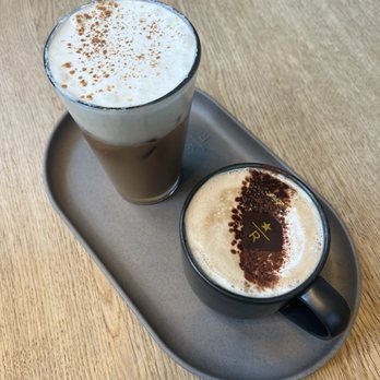 Starbucks Reserve Roastery Chicago - Tiramisu latte and whiskey barrel aged pumpkin spice cold brew - Coffee Roasteries Near Me - Chicago, Illinois Starbucks Reserve Roastery Chicago - Tiramisu latte and whiskey barrel aged pumpkin spice cold brew - Coffee Roasteries Near Me - Chicago, Illinois