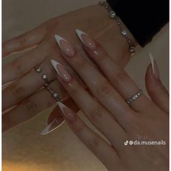 Lee Nails