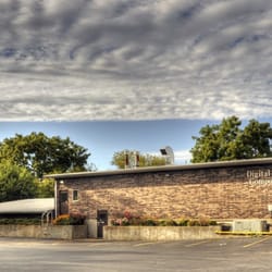 Digital Pix & Composites - Digital Pix's headquarters located in McHenry, IL.