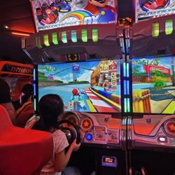 Lucky Strike Queens - Arcade games