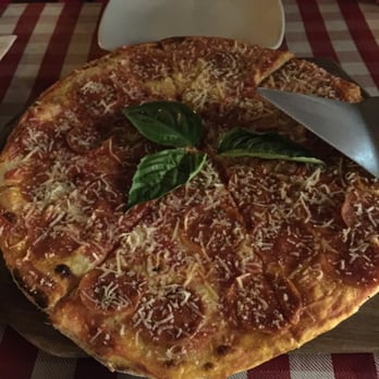 Rino's Pizza Time - Pomodoro fresco with added pepperoni - Italian Near Me - Cancún, ROO