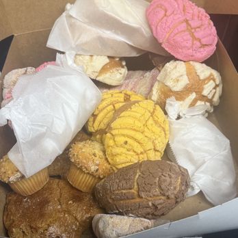 Mexico Bakery - Full box was 60 bucks so worth it. We got 2 of the breads we love and 4 pigs. - Bakeries Near Me - San Jose, California Mexico Bakery - Full box was 60 bucks so worth it. We got 2 of the breads we love and 4 pigs. - Bakeries Near Me - San Jose, California