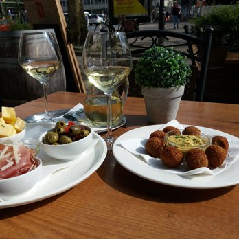 Antwerp Inn - Antwerp inn - Hotels Near Me - Antwerp, VAN