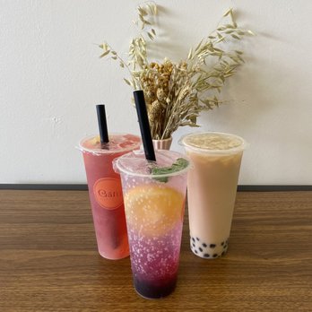 Crafti Tea & Mocktail - Strawberry rose earl grey. Sunset sparkles with pink crystals. Earl grey milk tea with boba. - Bubble Tea Near Me - Mesa, Arizona Crafti Tea & Mocktail - Strawberry rose earl grey. Sunset sparkles with pink crystals. Earl grey milk tea with boba. - Bubble Tea Near Me - Mesa, Arizona