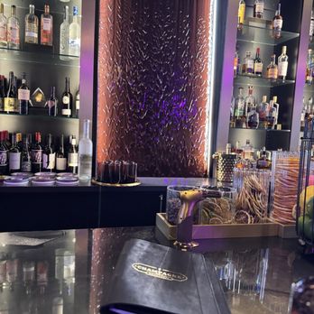 Champagne & Chocolate - Chocolate fall - Chocolatiers & Shops Near Me - Reno, Nevada