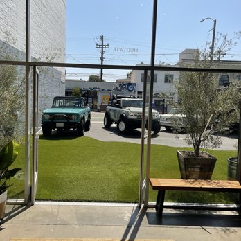 MUD\WTR :gather - View from the front facing out. - Meditation Centers Near Me - Santa Monica, California MUD\WTR :gather - View from the front facing out. - Meditation Centers Near Me - Santa Monica, California