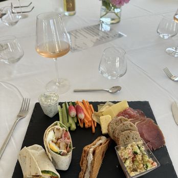 Chateau Montlabert - Lunch - Beer, Wine & Spirits Near Me - Saint Emilion, 33