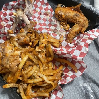 Winky Dinky Dogs - CHICKEN LOADED FRIES / JERK SAUCE and garlic pepper wings 2/10 - Hot Dogs Near Me - Oakland, California Winky Dinky Dogs - CHICKEN LOADED FRIES / JERK SAUCE and garlic pepper wings 2/10 - Hot Dogs Near Me - Oakland, California