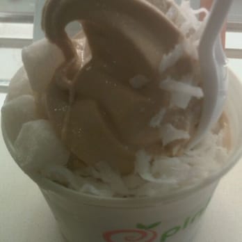 Pinkberry - Salted caramel / mochi & coconut flakes - Ice Cream & Frozen Yogurt Near Me - Sacramento, California Pinkberry - Salted caramel / mochi & coconut flakes - Ice Cream & Frozen Yogurt Near Me - Sacramento, California