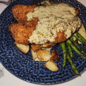 Olinda - Chicken with an amazing sauce - New American Near Me - Canton, Ohio Olinda - Chicken with an amazing sauce - New American Near Me - Canton, Ohio
