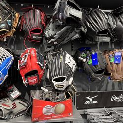Hibbett Sports - Wilson, Rawlings & Mizuno gloves. (5/16/2023)