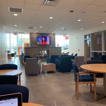 Hoffman Ford - Nice waiting lounge - Auto Repair Near Me - Harrisburg, Pennsylvania