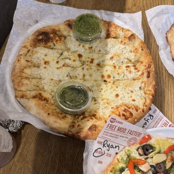 MOD Pizza - Cheesy Garlic Bread - Pizza Near Me - Spokane, Washington MOD Pizza - Cheesy Garlic Bread - Pizza Near Me - Spokane, Washington