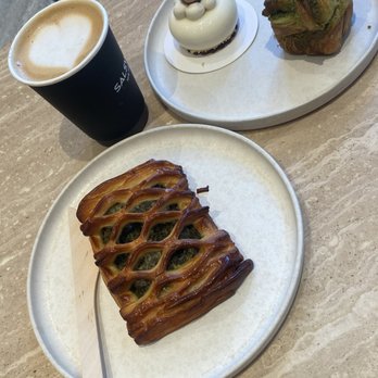 Salswee - Spinach croissant, coconut, matcha almond croissant - Bakeries Near Me - New York, New York
