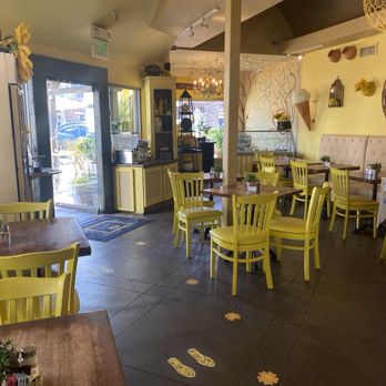 Yellow Vase - Inside - Bakeries Near Me - Redondo Beach, California Yellow Vase - Inside - Bakeries Near Me - Redondo Beach, California